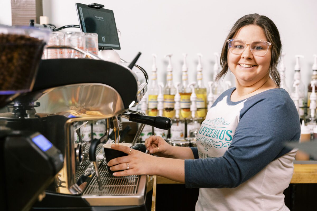 girl making coffee